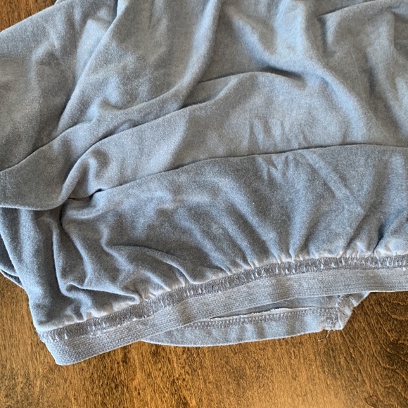 ✨ Add free to bundle! American Eagle crop top. - Picture 3 of 3